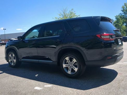 Used 2025 Honda Pilot EX-L image 6