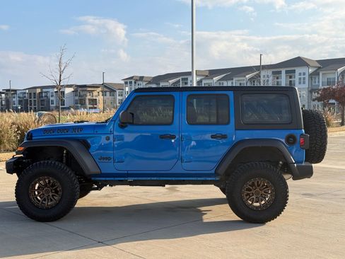 Used 2025 Jeep Wrangler Sport image 4