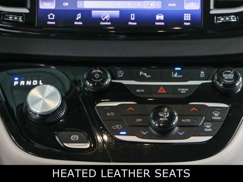 Used 2024 Chrysler Pacifica Touring-L FWD image 20