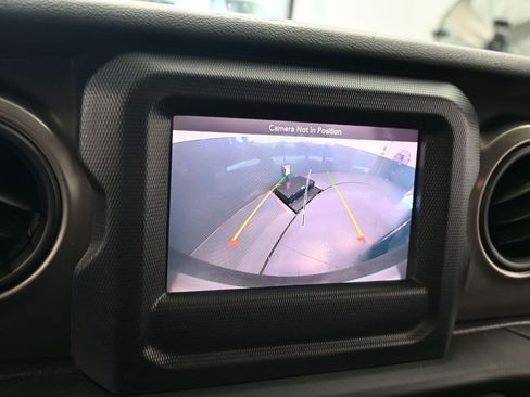 Used 2020 Jeep Wrangler Unlimited Sport S image 19