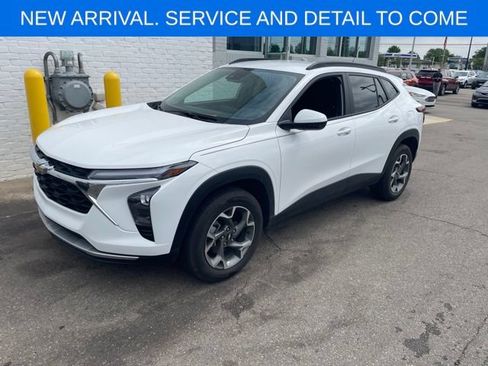 Certified 2024 Chevrolet Trax LT w/ Driver Confidence Package FWD image 1