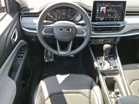 Used 2022 Jeep Compass Latitude AWD/4WD image 12