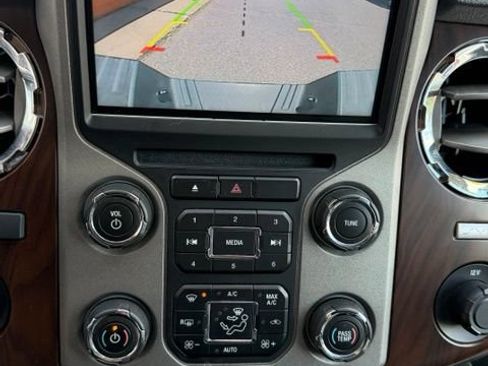 Used 2016 Ford F250 Lariat w/ Lariat Ultimate Package AWD/4WD image 22