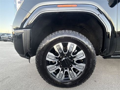 Used 2024 GMC Sierra 3500 Denali w/ Denali Reserve Package image 10