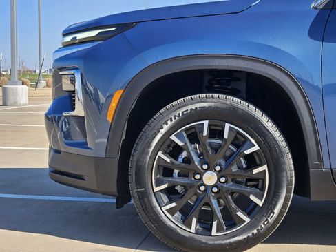 New 2026 Chevrolet Traverse LT w/ Sun and Wheel Package FWD image 12