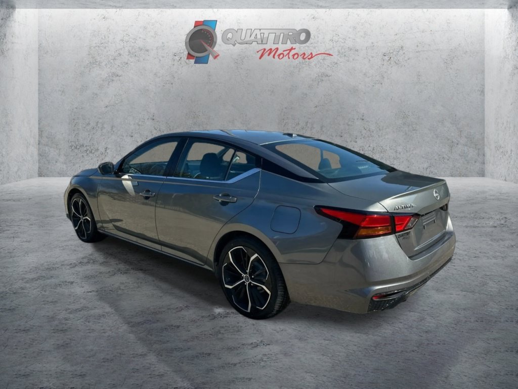 Used 2023 Nissan Altima 2.5 SR FWD image 3
