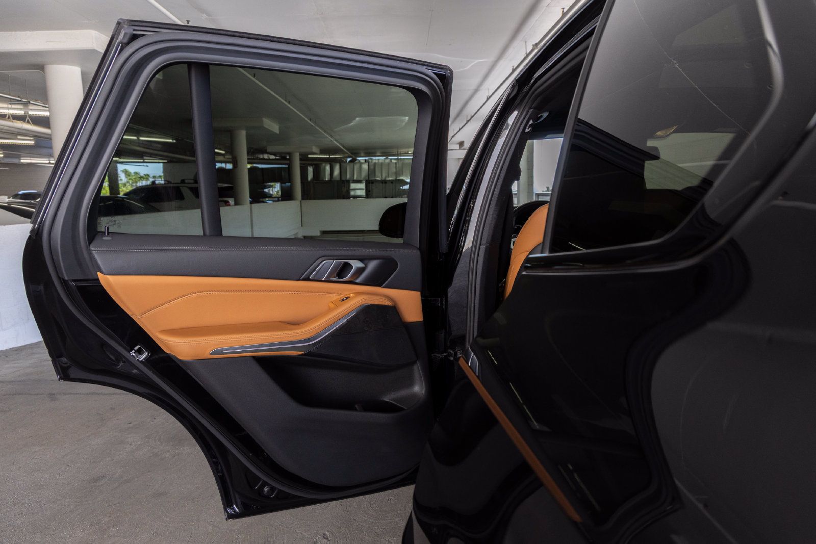 Used 2023 BMW X5 xDrive40i w/ M Sport Package AWD/4WD image 18