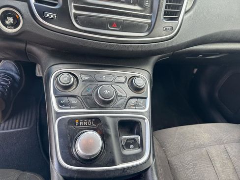 Used 2015 Chrysler 200 Limited w/ Convenience Group FWD image 12