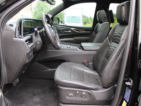 Certified 2022 Cadillac Escalade Sport Platinum AWD/4WD image 14