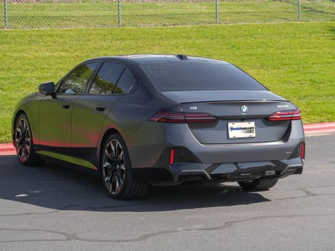 Used 2024 BMW i5 eDrive40i w/ Executive Package RWD image 7