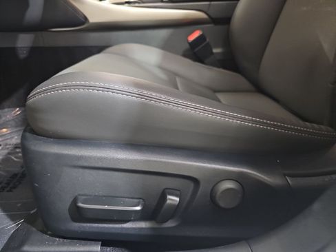 Used 2019 Lexus IS 300 w/ Navigation Package RWD image 31