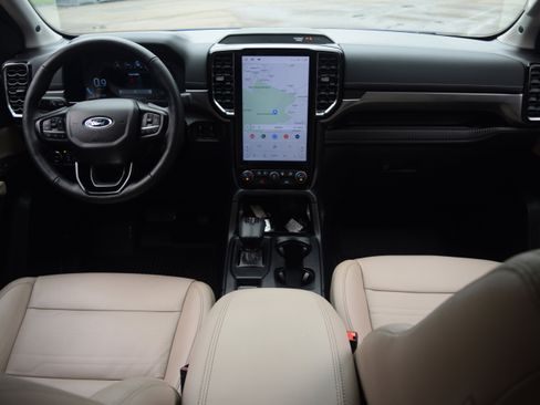 Used 2024 Ford Ranger Lariat w/ Advanced Towing Package image 8