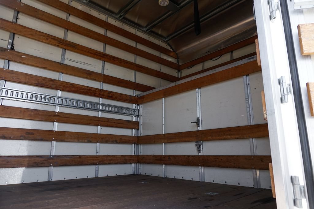 Used 2016 Ford F650 2WD Regular Cab Super Duty image 18