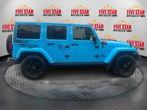 Used 2017 Jeep Wrangler Unlimited Sahara image 8
