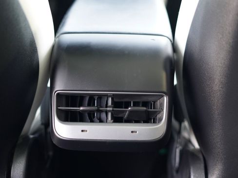 Used 2020 Tesla Model Y Long Range AWD/4WD image 17