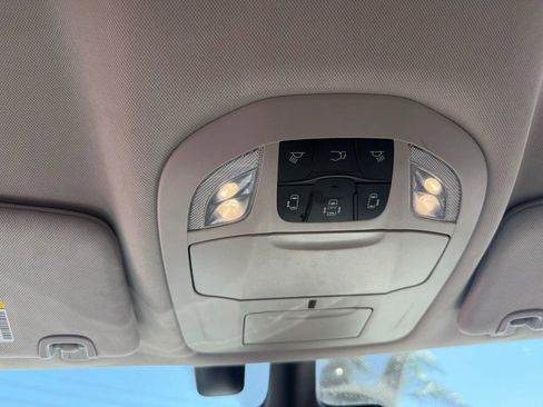 Used 2021 Chrysler Pacifica Touring-L w/ Premium & Safety Sphere Group FWD image 23