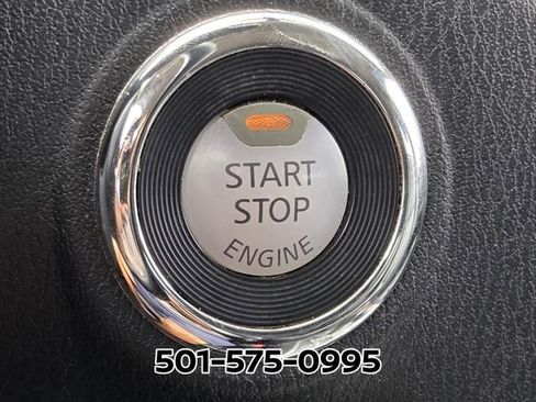 Used 2020 Nissan Pathfinder SL AWD/4WD image 25
