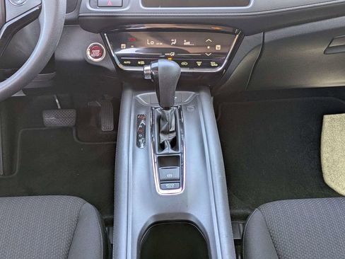 Used 2017 Honda HR-V EX image 19