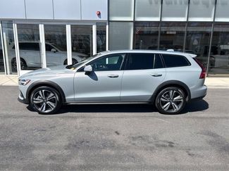 Used 2025 Volvo V60 B5 Cross Country Plus video 2