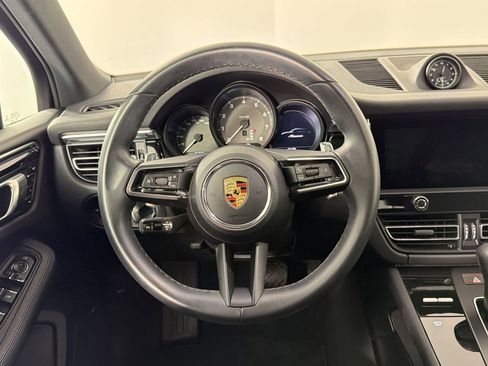 Certified 2023 Porsche Macan AWD/4WD image 21