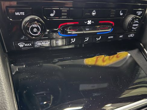 Used 2024 Jeep Grand Cherokee Altitude AWD/4WD image 37