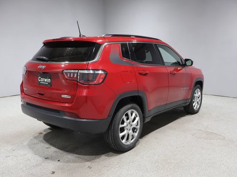 Used 2023 Jeep Compass Latitude w/ Mopar Graphics Package AWD/4WD image 2