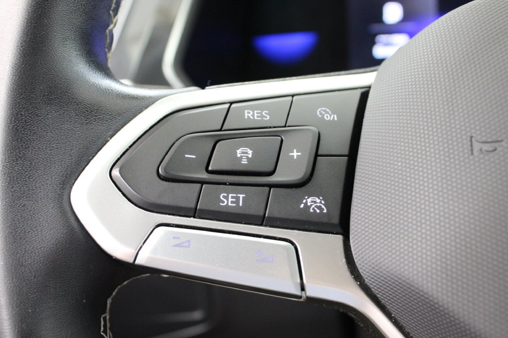 Certified 2022 Volkswagen Tiguan SE FWD image 24