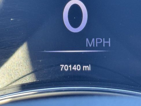 Used 2017 Jeep Grand Cherokee Limited image 16