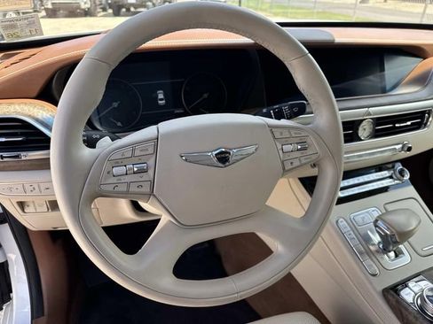 Used 2020 Genesis G90 3.3T Premium RWD image 31