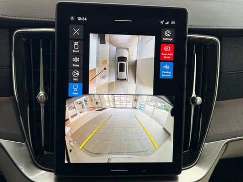 New 2026 Volvo XC90 B6 Ultra w/ Protection Package Premier AWD/4WD image 16