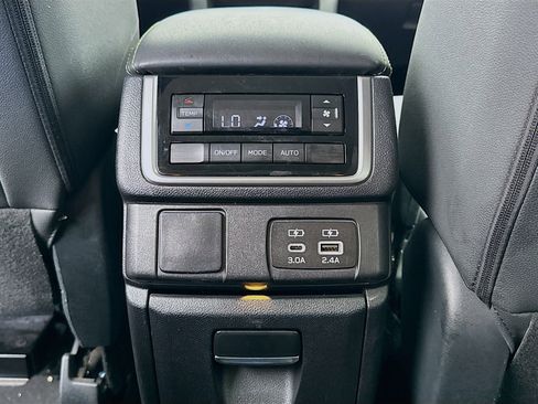 Used 2023 Subaru Ascent Onyx Edition image 17