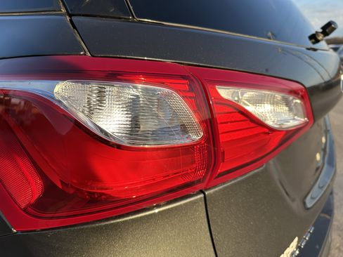 Used 2019 Chevrolet Equinox Premier image 10