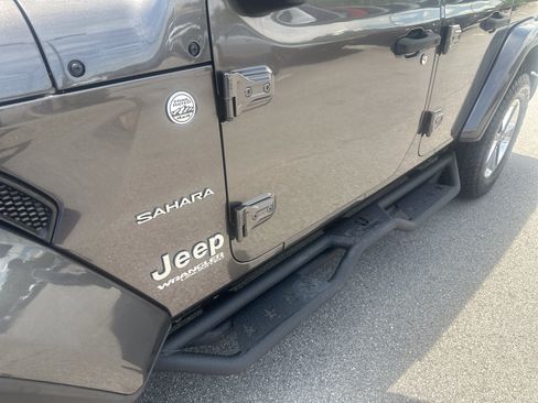 Used 2020 Jeep Wrangler Unlimited Sahara AWD/4WD image 13