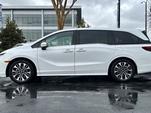 Used 2025 Honda Odyssey Elite image 6
