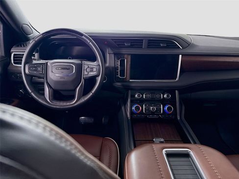 Used 2024 GMC Yukon Denali Ultimate AWD/4WD image 2