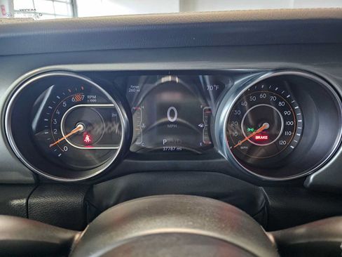 Used 2023 Jeep Wrangler Unlimited Sahara w/ Cold Weather Group AWD/4WD image 24
