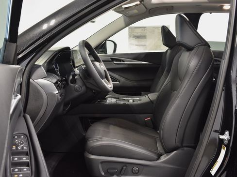 New 2026 INFINITI QX60 Luxe w/ Family Package image 11