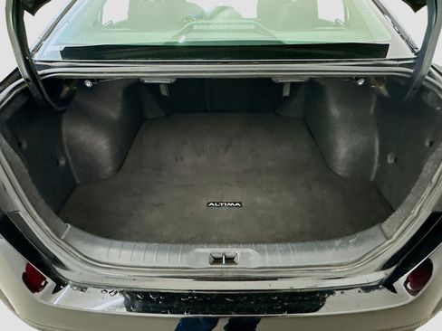 Used 2025 Nissan Altima 2.5 SV image 29