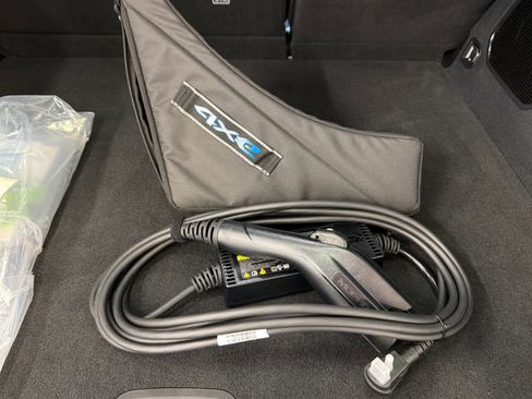 Used 2023 Jeep Grand Cherokee Trailhawk image 10