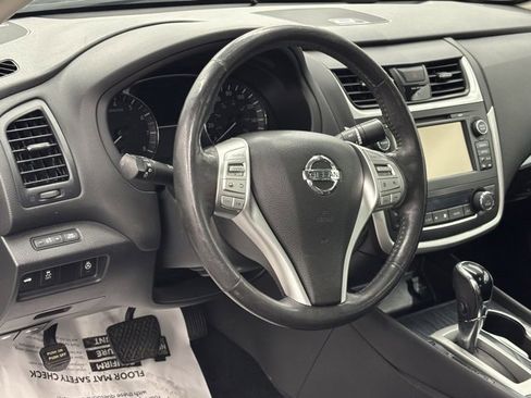 Used 2016 Nissan Altima 2.5 SL w/ 2.5 Technology w/LED Package image 12
