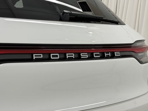 Certified 2023 Porsche Macan image 59