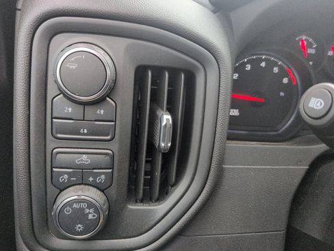 Used 2025 Chevrolet Silverado 2500 Custom w/ Custom Convenience Package image 17