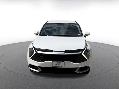 Used 2025 Kia Sportage LX image 4