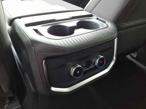 New 2025 Ford Expedition Active image 8