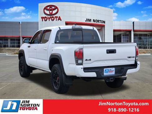 Used 2017 Toyota Tacoma TRD Pro image 8