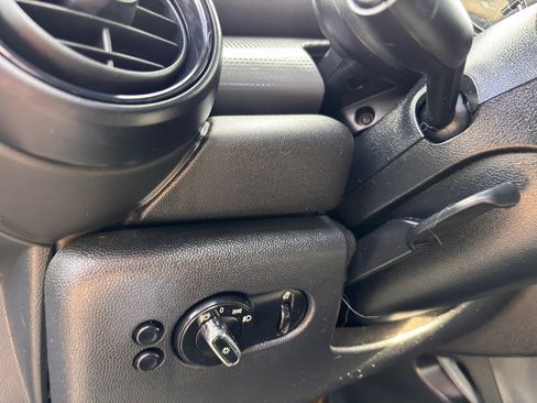 Used 2019 MINI Cooper Convertible w/ Signature Upholstery Package image 19