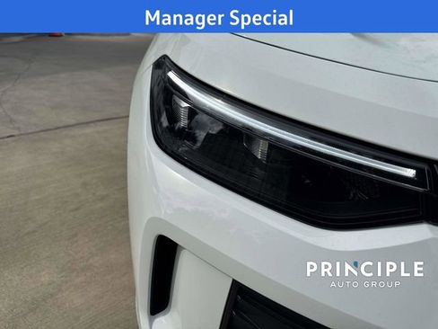 New 2025 Volkswagen Tiguan SE image 9