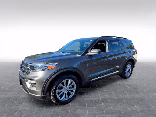 Used 2020 Ford Explorer XLT w/ Equipment Group 202A AWD/4WD image 3