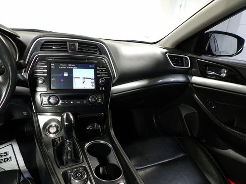 Used 2018 Nissan Maxima 3.5 SV FWD image 11