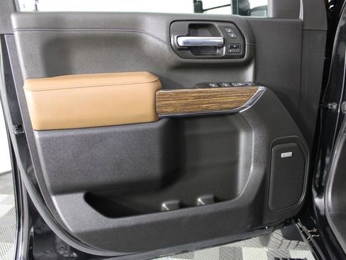 Used 2023 Chevrolet Silverado 2500 High Country w/ Safety Package II image 19